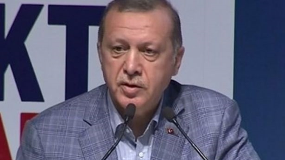 Erdoğan: Almanya teröristlere yataklık yapıyor
