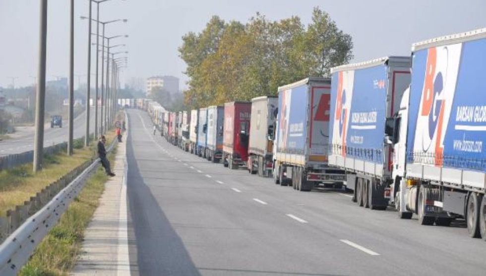Kapıkule’de TIR kuyruğu 12 kilometreye ulaştı