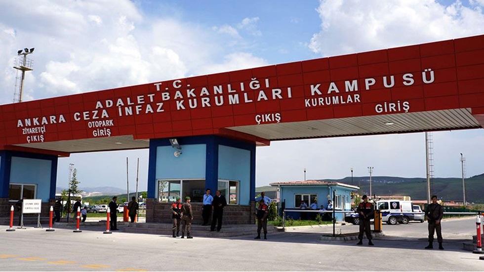 Veli Ağbaba: Nuriye’nin kaldığı yerde gün ışığı yok, sürekli lamba yanıyor