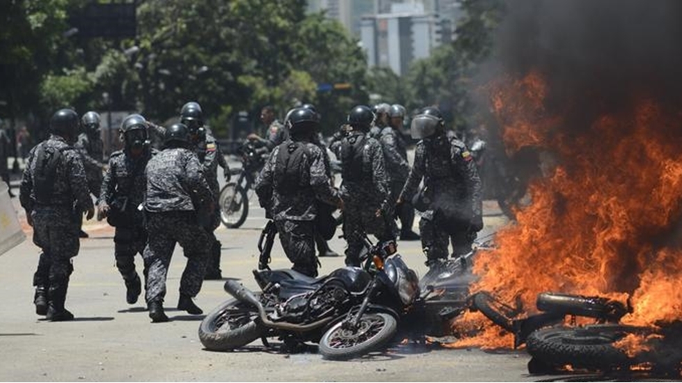 Darbe girişimi yaşayan Venezuela’daki krizin arkasında ne yatıyor?