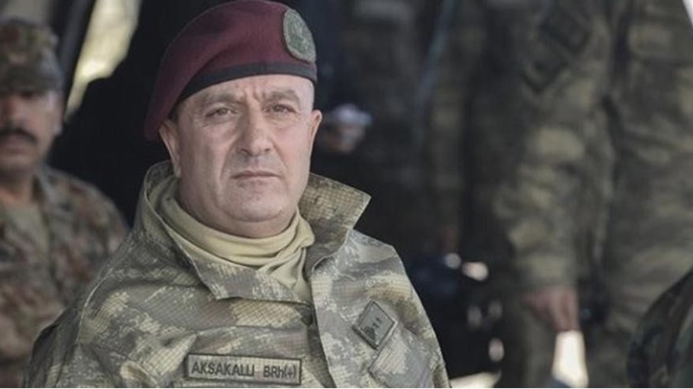 Orgeneral Metin Temel ve Korgeneral Zekai Aksakallı emekliye sevk edildi!