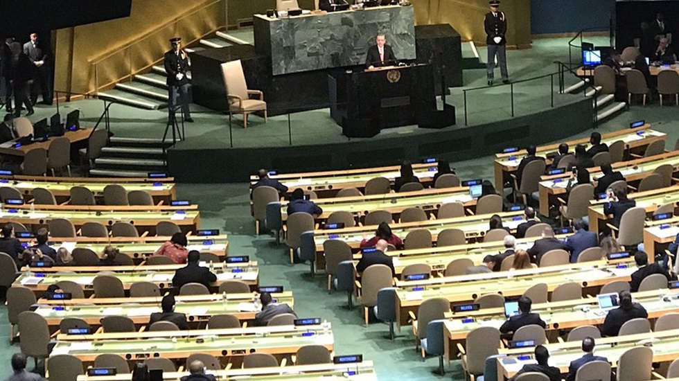 Erdoğan konuşurken salon geçen senelerde olduğu gibi yine boştu