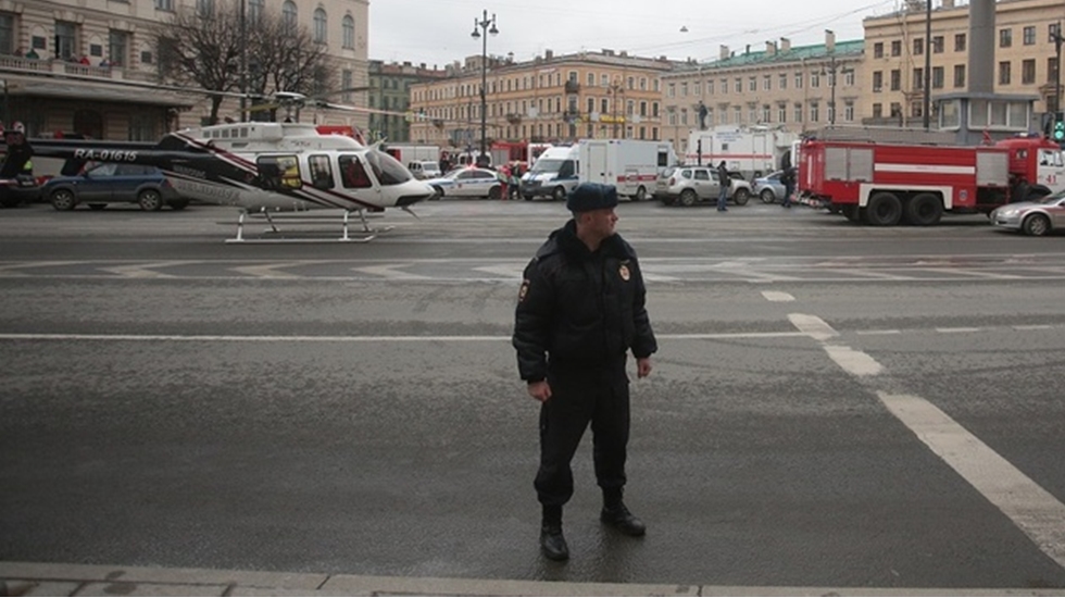 Telefon ihbarları nedeniyle Rusya’nın 14 kentinde 100 bin kişi tahliye edildi