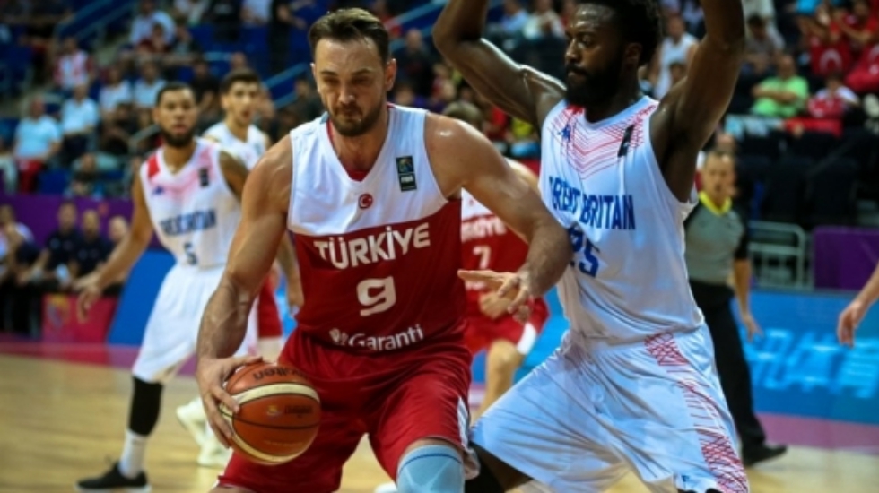 ’12 Dev Adam’ İngilizleri affetmedi!