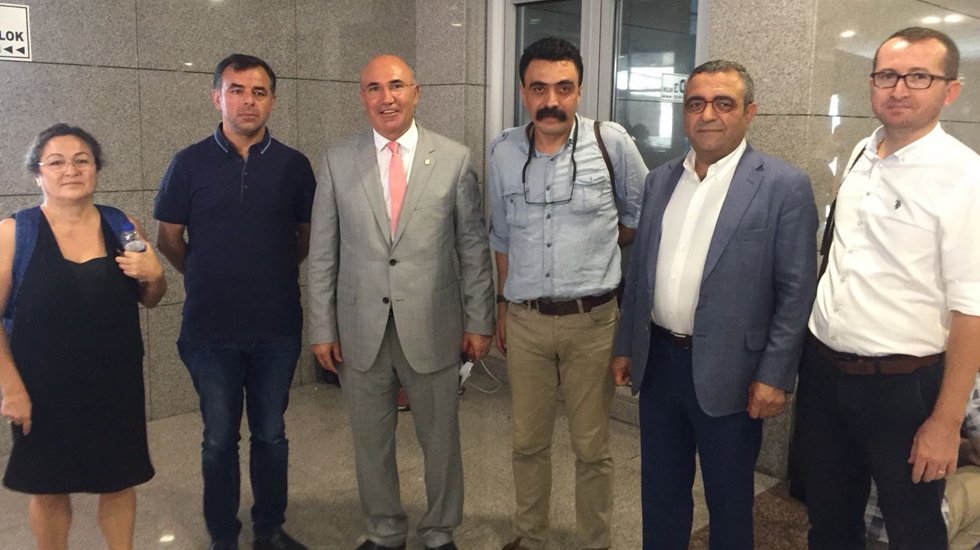 CHP’li Vekiller Nuriye ve Semih’in avukatları için adliyede