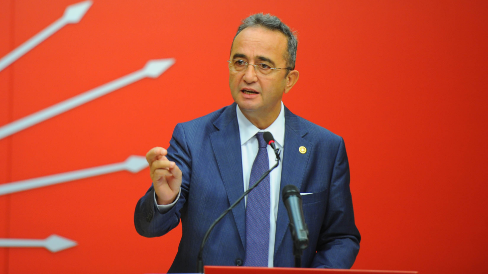 Bülent Tezcan: Tüzük kurultayı anlamsız