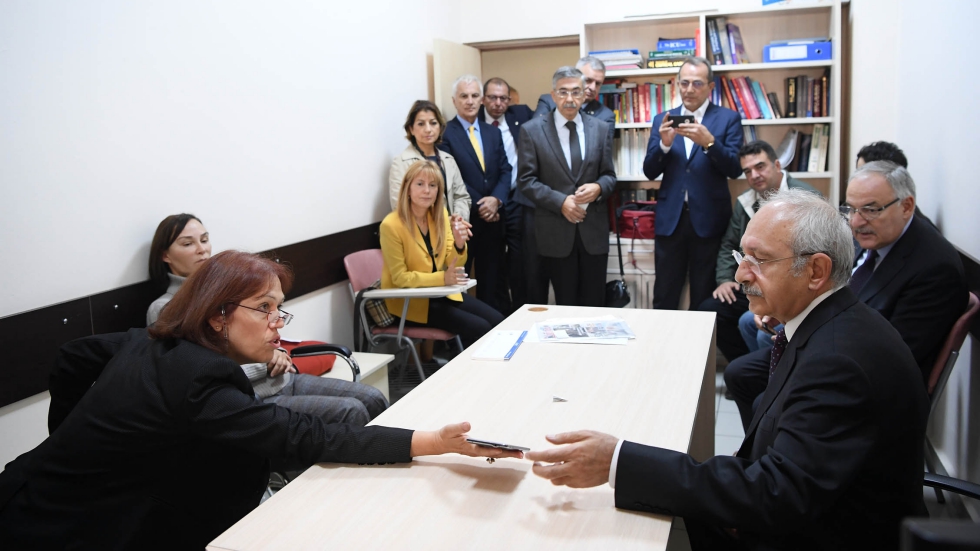 Kılıçdaroğlu, Baykal’ı hastanede ziyaret etti, açıklamalarda bulundu…