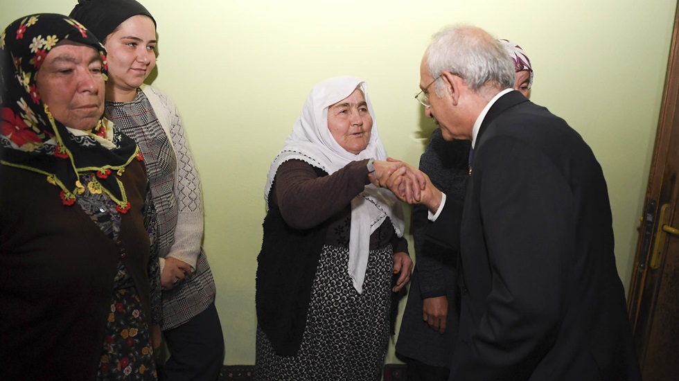 Kılıçdaroğlu’ndan şehit ailesine ziyaret
