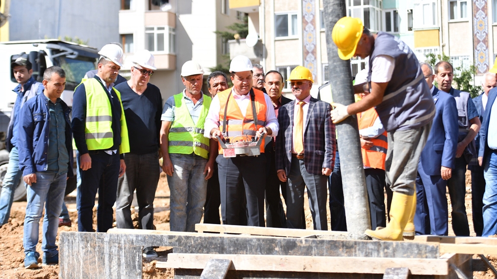 Kapalı pazar yerinin temeli atıldı