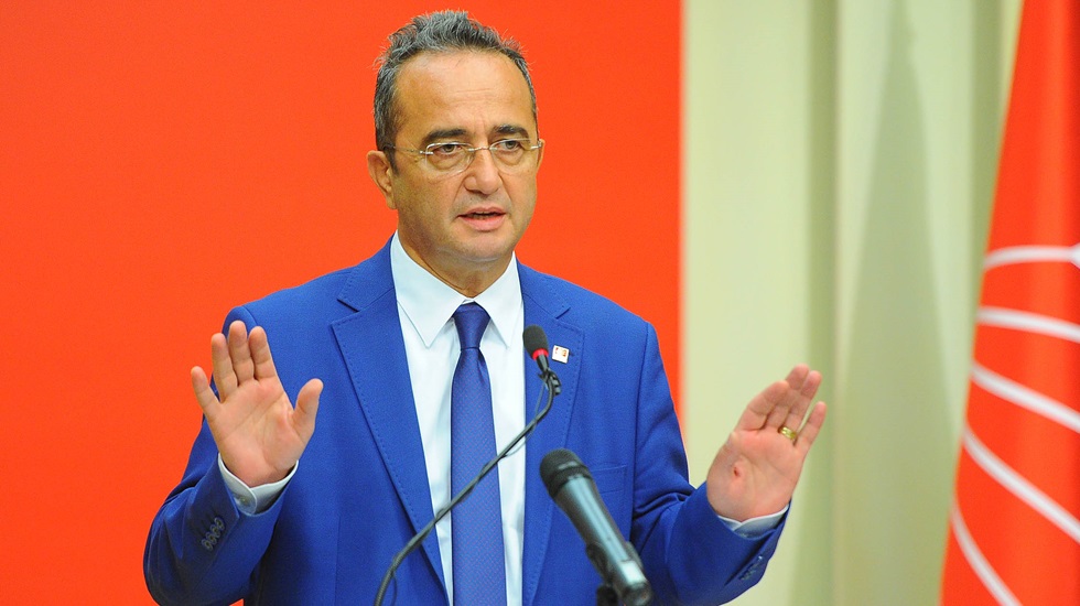 Bülent Tezcan: Türkiye’yi seçimlere kadar OHAL’le taşımanın peşindele