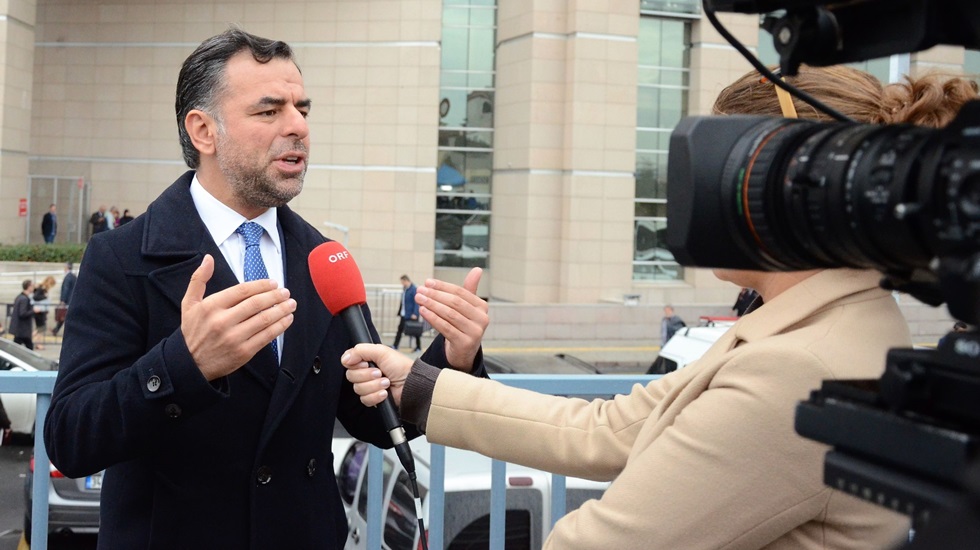 “AKP hak savunucularını rehin alıyor, toplumu sessizliğe mahkum etmeyi amaçlıyor”