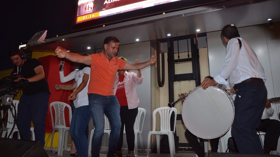 Yarkadaş: “AKP kadınlı – erkekli düğünleri bitirmek istiyor”
