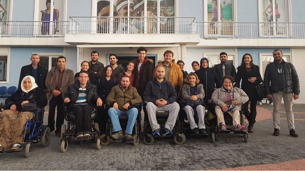 Büyükçekmece de engelliler üniversite hocalarından ders alıyor