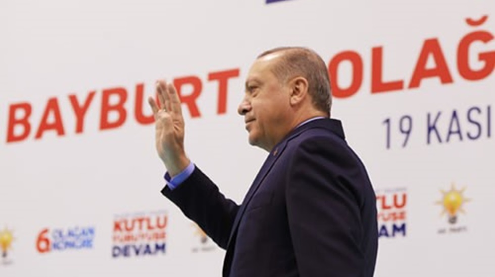 Erdoğan: “Türkiye, bağımsızlığını birilerinin ihsanına borçlu bir ülke değildir”