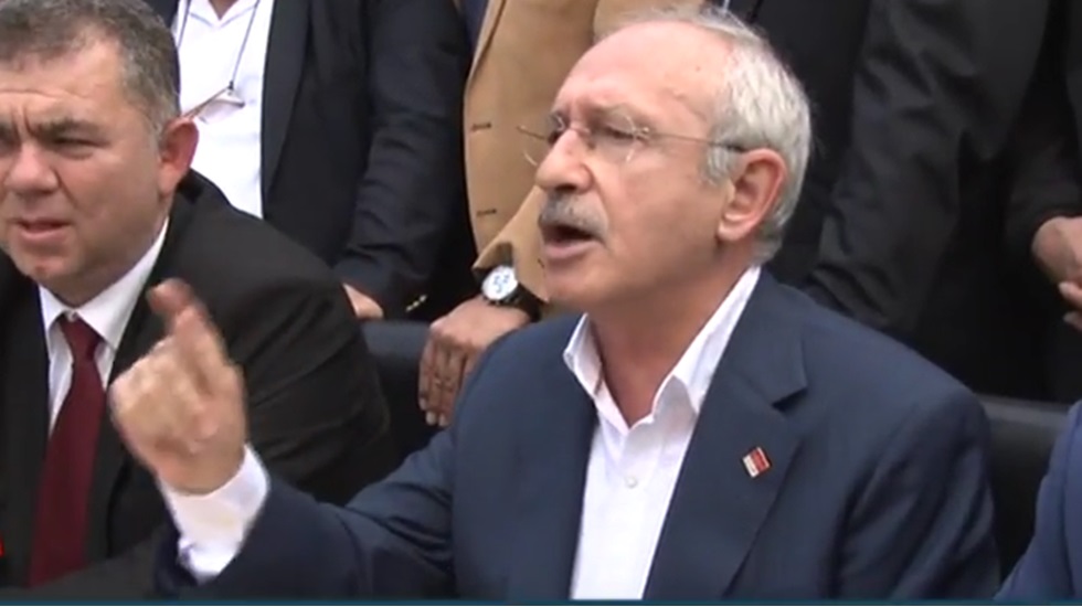 Kılıçdaroğlu parti içi demokrasiye ‘kavga’ görüntüsü vermeye devam ediyor