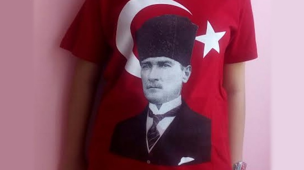 ‘Benim içimden donla gelmek geldi’ diyen müdüre CHP’li desteği