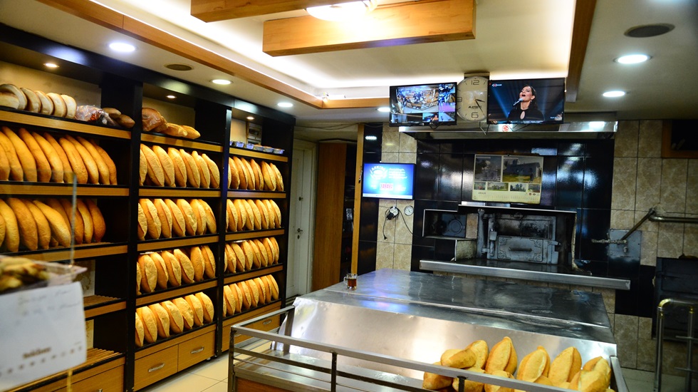 Beylikdüzü’nde ‘Askıda Ekmek’ uygulamasıyla ihtiyaç sahiplerine destek