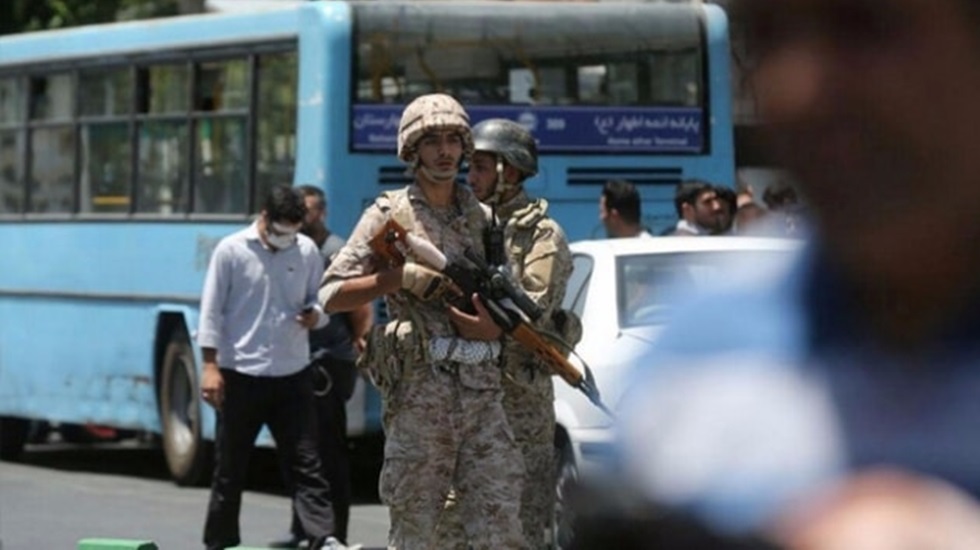 İran’da tepkiler kitlesel eylemlere dönüştü!