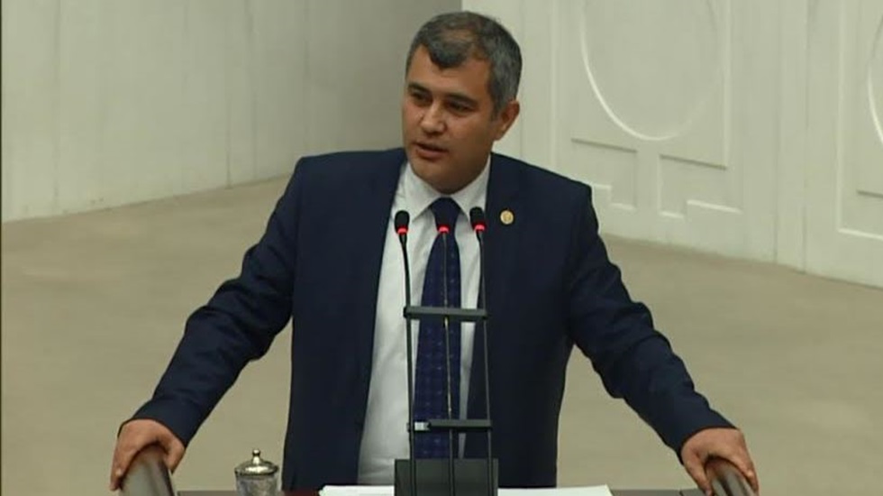 Üstündağ: “Gönüllü öğretici”  adı altında eğitim tarikatlarımı bırakıldı?