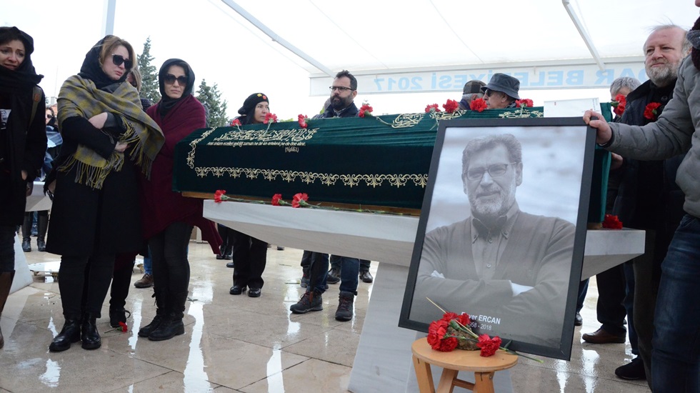 Şair Enver Ercan kitabıyla sonsuzluğa uğurlandı