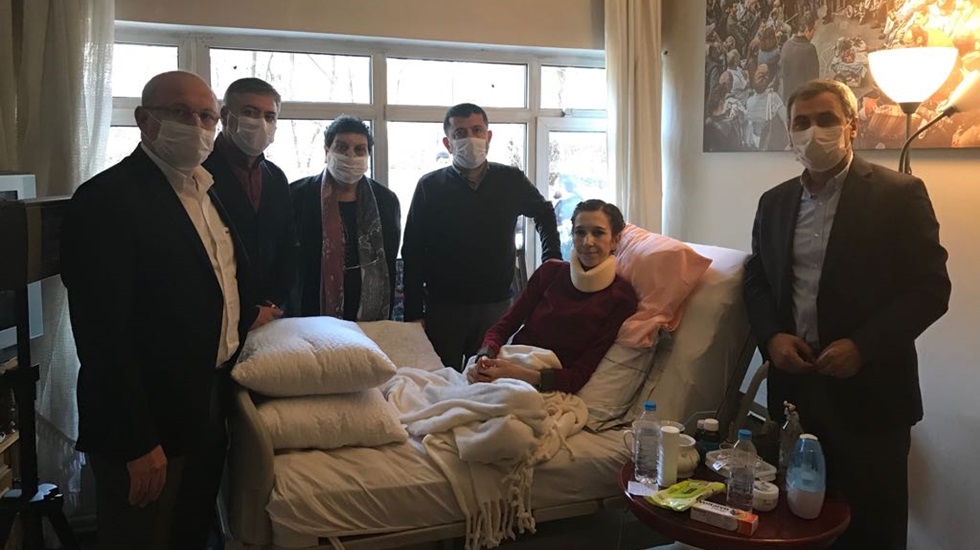 CHP milletvekilleri gülmen ve özakça’ya açlık grevlerinin 300. gününde yalnız bırakmadı