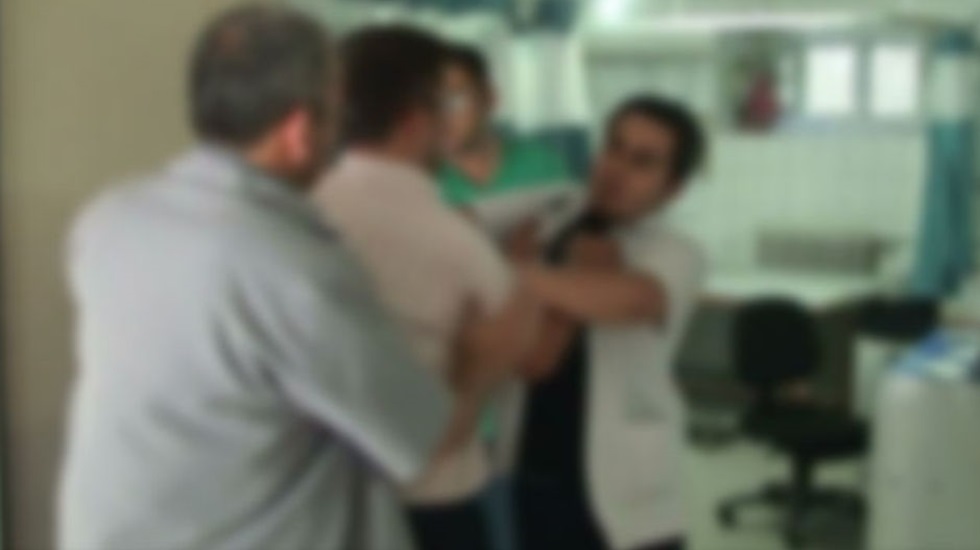 “Şiddet uygulayan kişinin özgüveni yoktur. Şiddet zayıflık işaretidir”