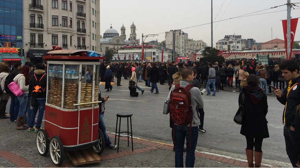 Taksim’de simit yada kestane satmanın maliyeti