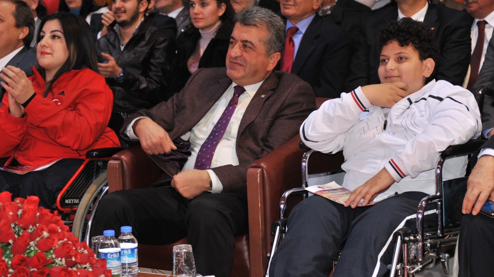 CHP’li vekil Akkaya engelli yurttaşlar için önerge verdi