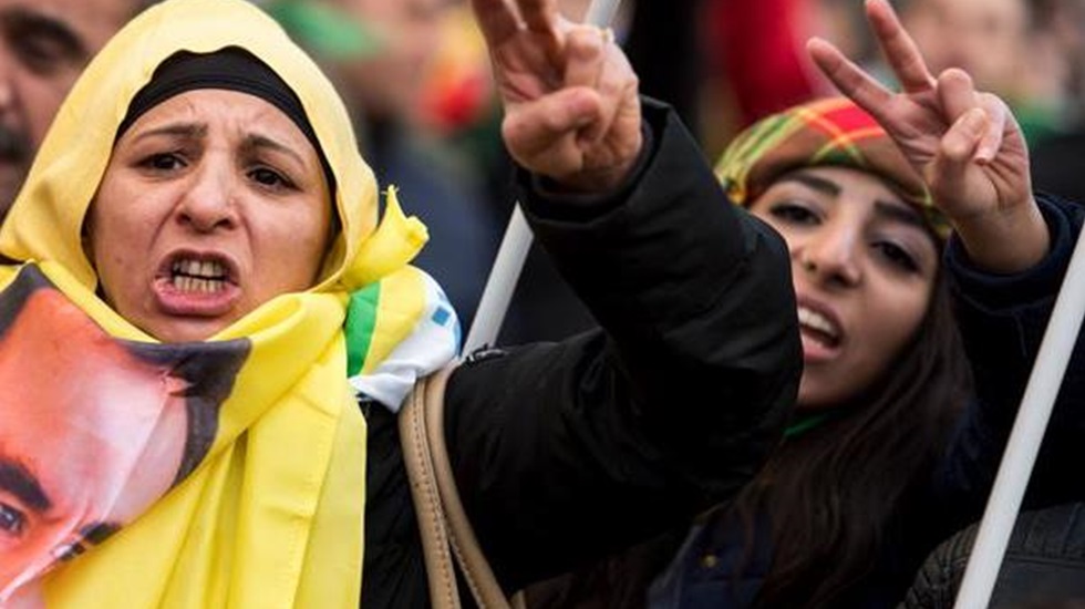 Alman polisi Afrin operasyonunu protesto yürüyüşünü engelledi