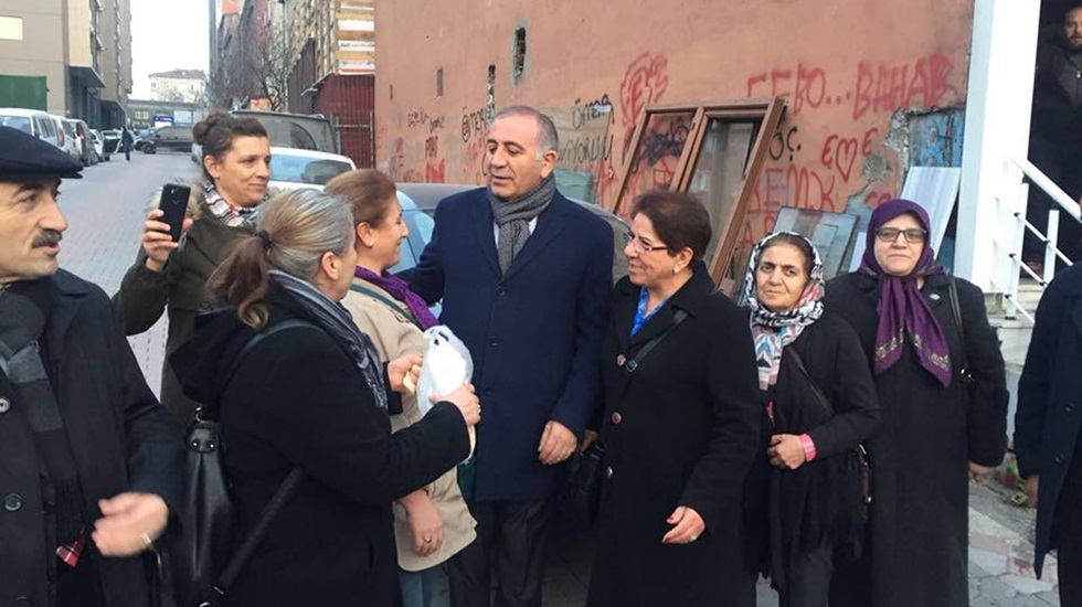 Gürsel Tekin İstanbul için kapı kapı dolaşıyor