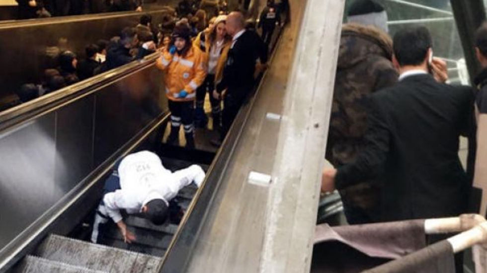 Metronun yürüyen merdiveni çöktü, İBB vatandaşı suçladı!