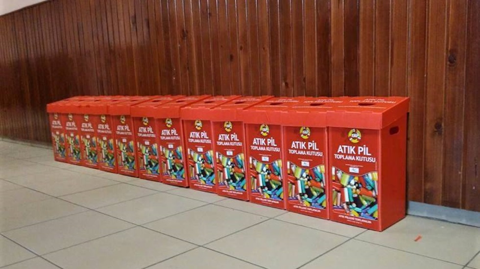 Topla pili kap hediyeyi