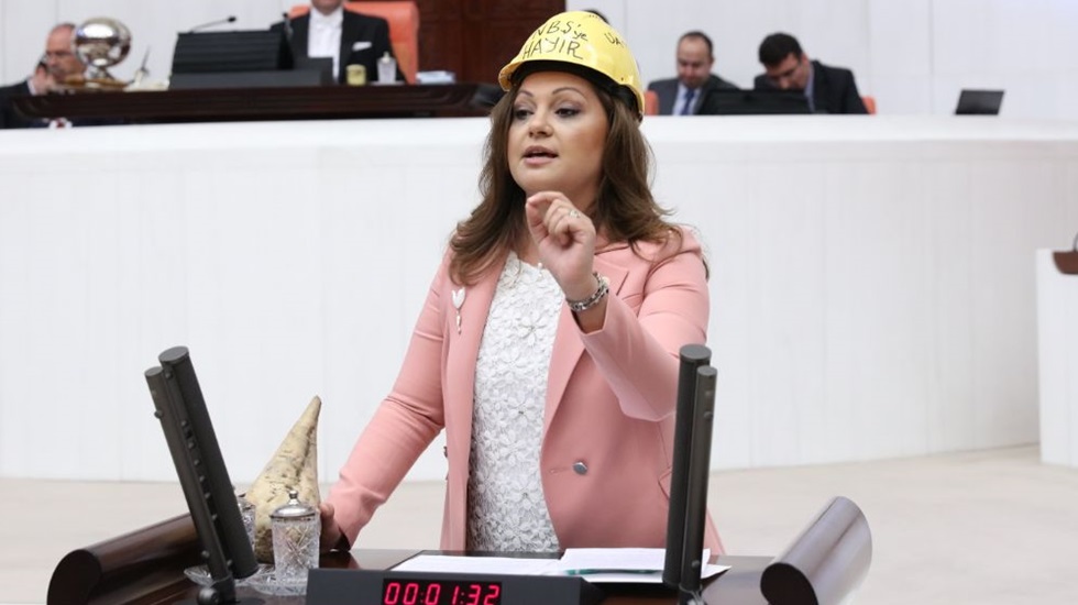 Köksal: “Yandaşa, kendi fabrikalarını peşkeş çekerek yerli ve milli olunmaz”