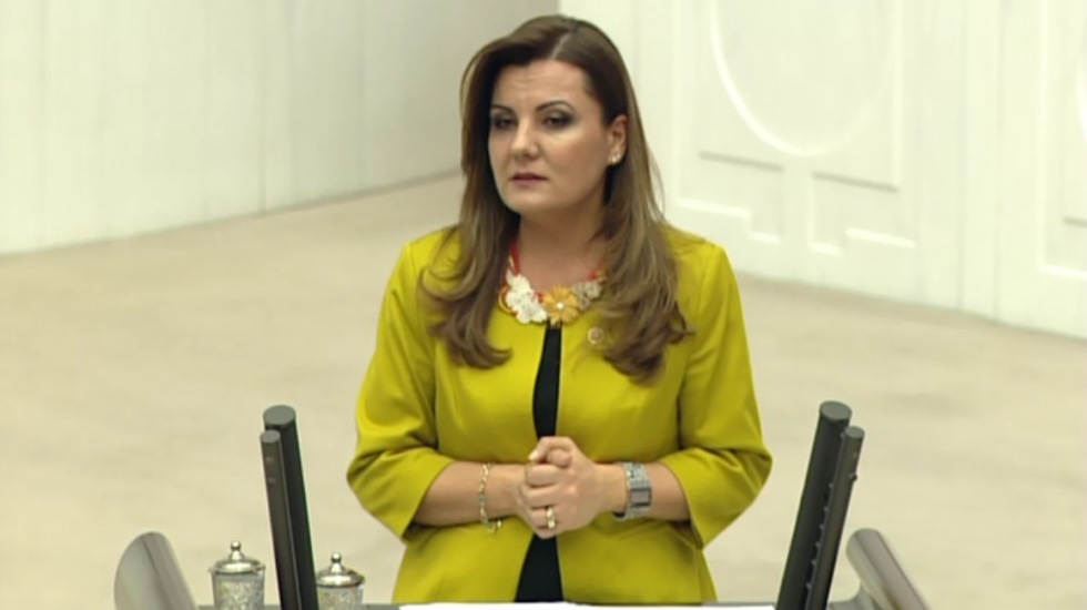 Hürriyet: Kadın erkek eşit değildir diyenlerle bu yol yürünmez