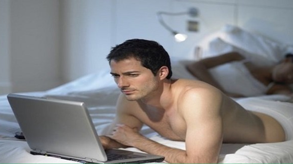 Hem porno izleyip hem de ilişkisinde mutlu olabilmek mümkün!