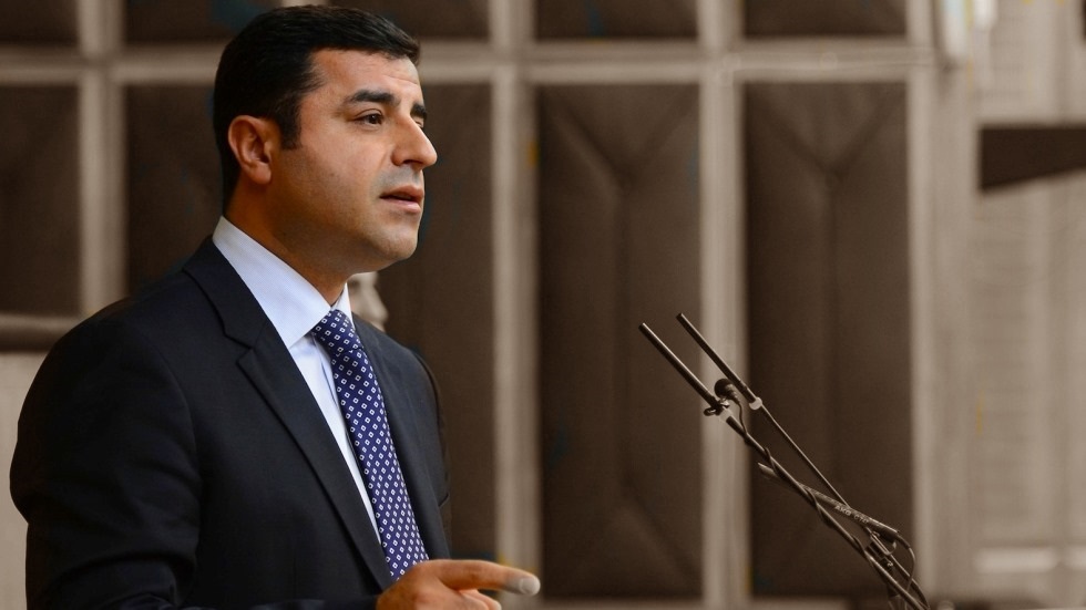 Selahattin Demirtaş a&ccedil;ıkladı: Emek ve &Ouml;zg&uuml;rl&uuml;k İttifakı'nın se&ccedil;im kararı netleşti