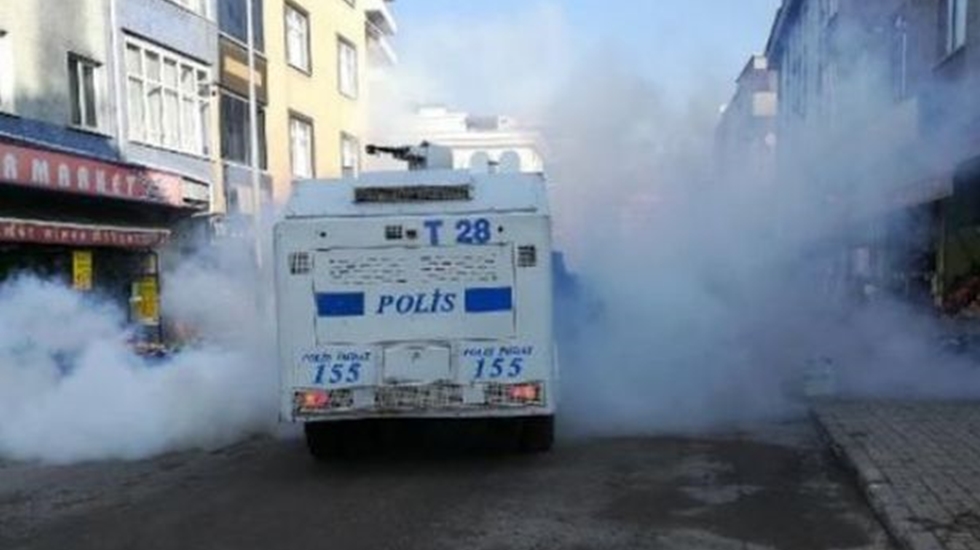 Bağcılar’da pazarcılara TOMA’lı biber gazlı sert müdahale