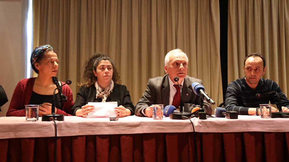 Tutuklanan Boğaziçili öğrencilerin ailelerinden basın açıklaması