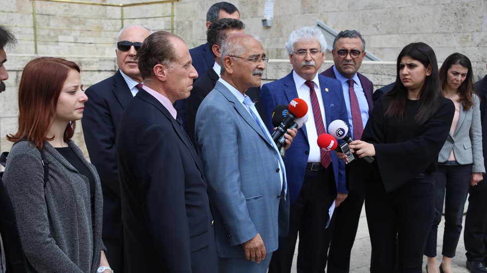 CHP’li vekiller tutuklu Boğaziçili öğrencilerin aileleriyle Meclis’te basın toplantısı yaptı!