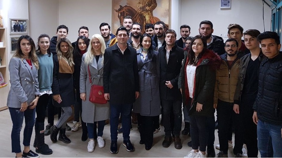 CHP Bornova gençliğinin mahalle toplantıları hız kesmeden devam ediyor