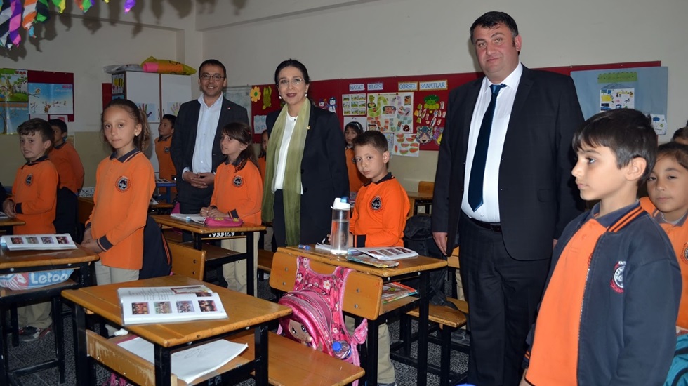 Gülay Yedekci: “Okuyan bireyler, bir başkasının diktası altında bir düşünceye sahip olamaz”