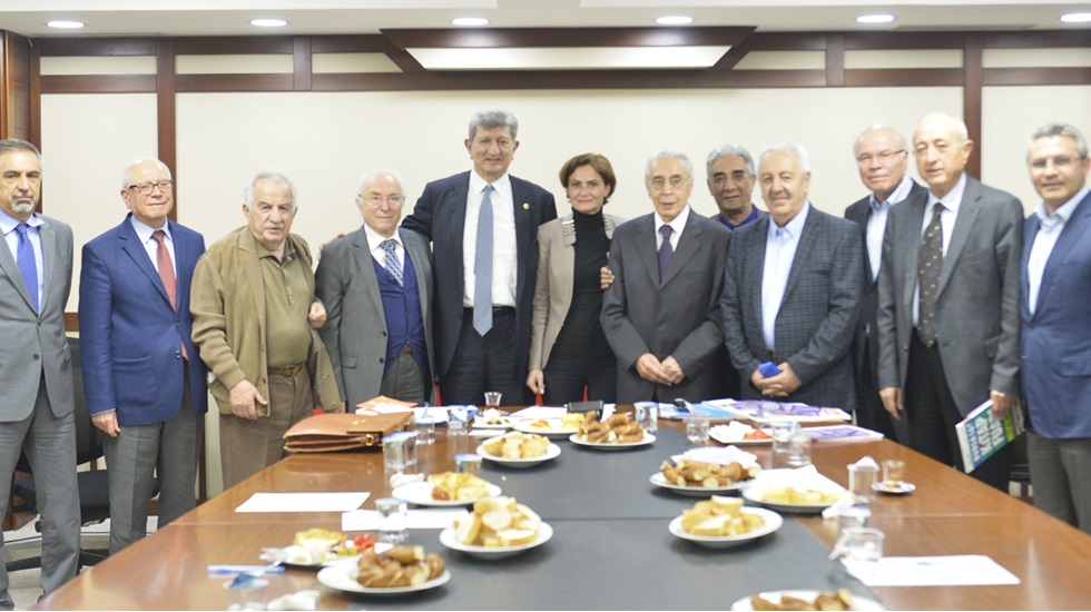 CHP’li Kaftancıoğlu, geçmiş dönemde göreve yapan bazı il başkanlarıyla buluştu