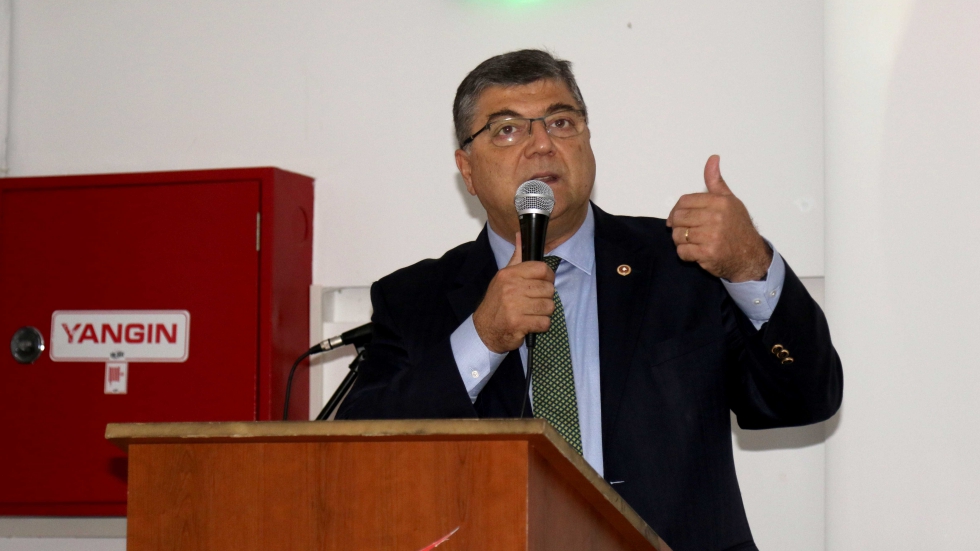 Sındır: “Sınavda başarılı olmakla hayatta başarılı olmak aynı şey değildir”