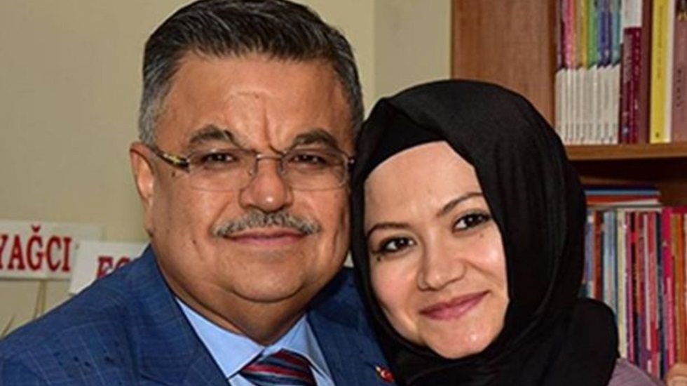 AKP’li başkanın kızı 10’uncu sıradan 1. sıraya yükseldi ve Öğretim görevlisi oldu