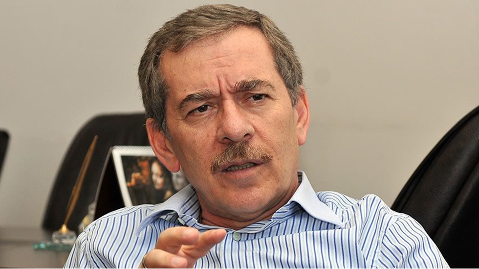 Abdüllatif Şener: “Herkes gerçek olduğu inancında, ben hariç”