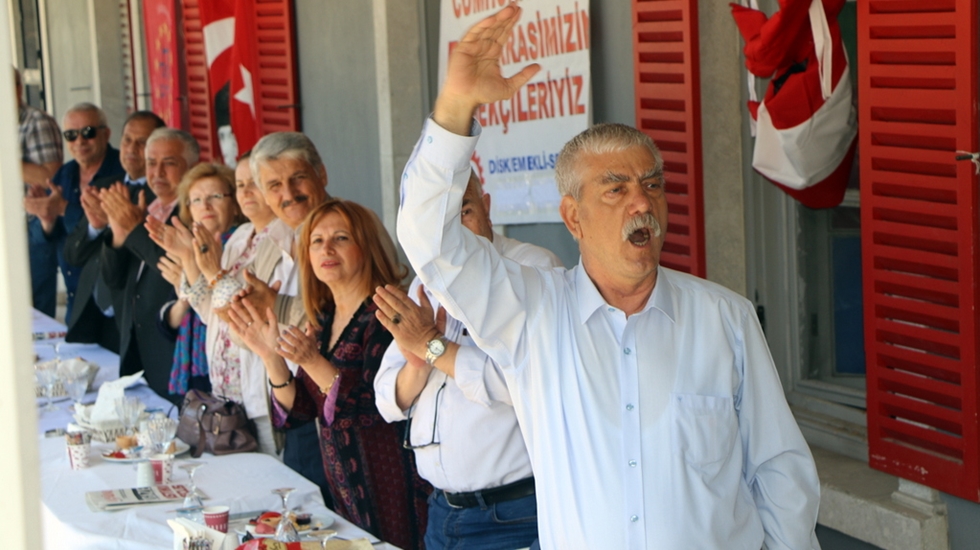CHP’li Beko: “Biz mazlumlar ayağa kalkmadıkça, diktatörler diz çökmez”