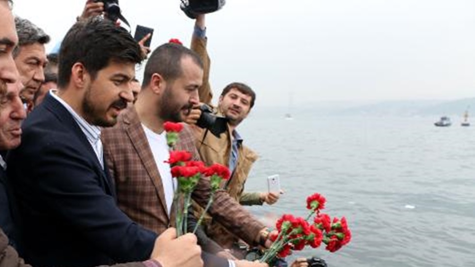 CHP’li gençlik Dolmabahçe’de 3 fidanı andı
