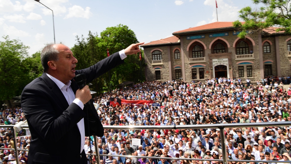 Muharrem İnce ‘Birinci Meclis’in önünde konuştu: Bu milleti bir araya getirmeye geldim