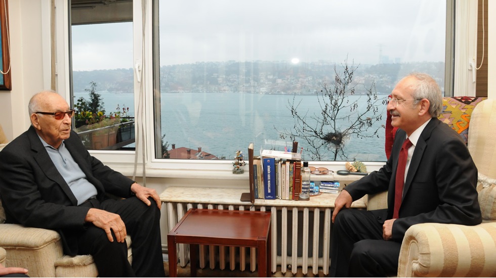 CHP’den Yaşar Kemal’li ‘Kürt açılımı’…”Şimdi en güzel şiir, barıştır”