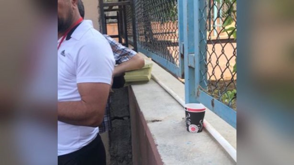 1000 tane mühürlü pusulayla yakalandılar!